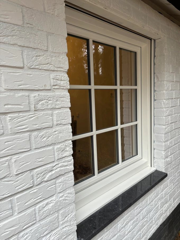 B&B Aanbouw en dakkapel voorzien van nieuwe kozijnen en rolluiken