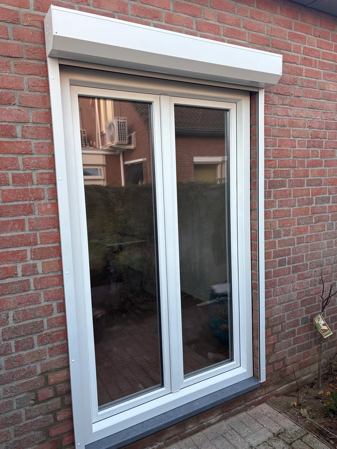 Kozijn en rolluik Linne