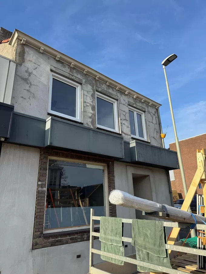 Complete woning voorzien van nieuwe Kozijnen Heerlen