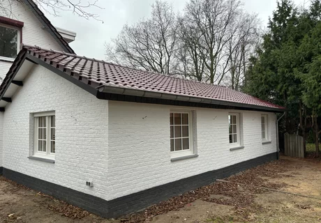 B&B Aanbouw en dakkapel voorzien van nieuwe kozijnen en rolluiken