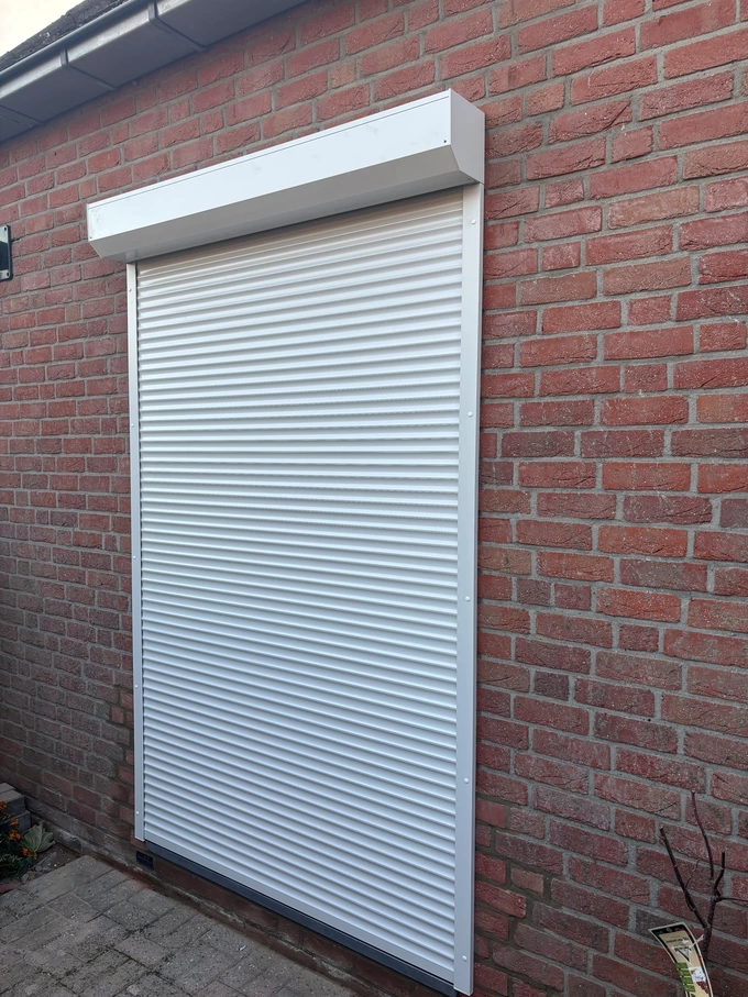 Kozijn en rolluik Linne