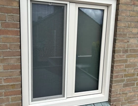 Complete bovenverdieping voorzien van nieuwe Kozijnen en voordeur Herkenbosch