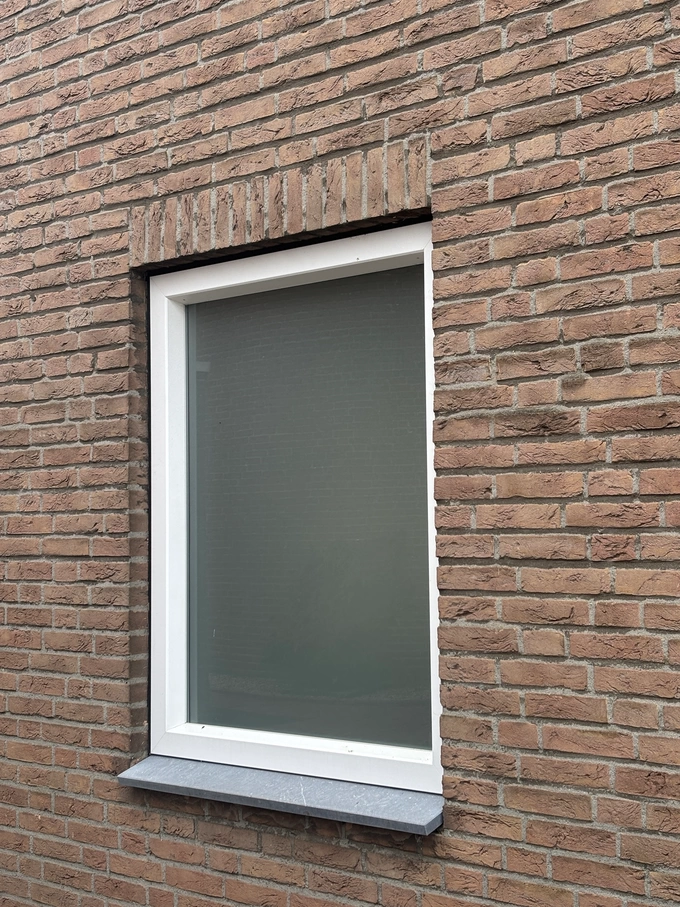Complete woning voorzien van nieuwe kozijnen en rolluik Nuth