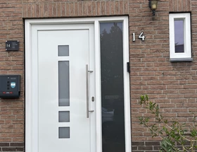 Complete woning voorzien van nieuwe kozijnen en rolluik Nuth